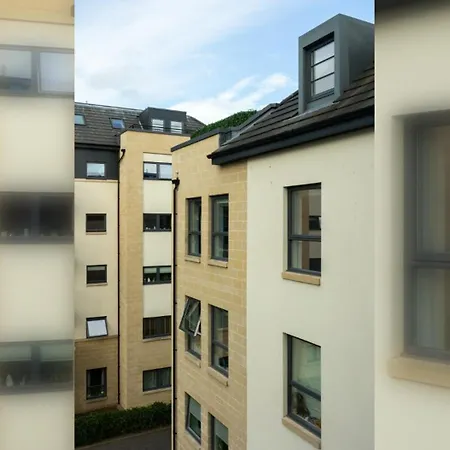 Comfy 2 Bedroom Near Centre Holiday home Edinburgh