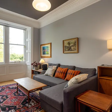 Newly Renovated 1 Bedroom Near Charming Newhaven