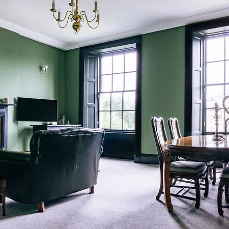 Apartment Grade A Listed 2 Bedroom In Edinburgh
