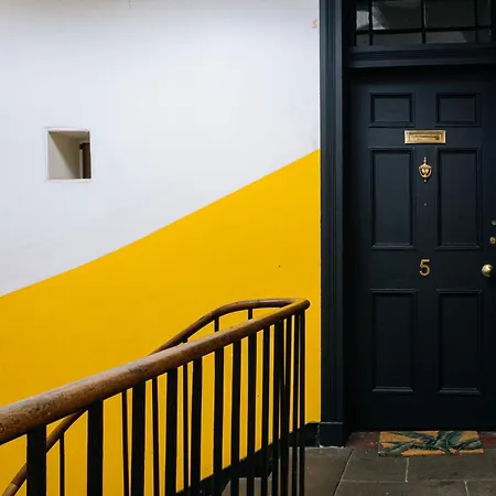Apartment Grade A Listed 2 Bedroom In