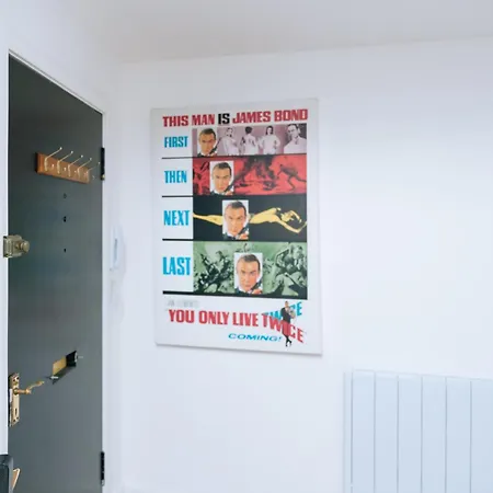 & Modern 2bd Flat - *