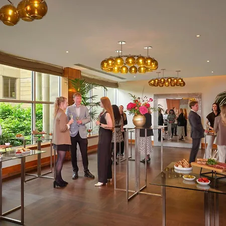 Sheraton Grand & فندق إدنبرة