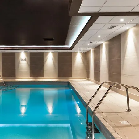 Radisson Blu Hotel, Centre 4*