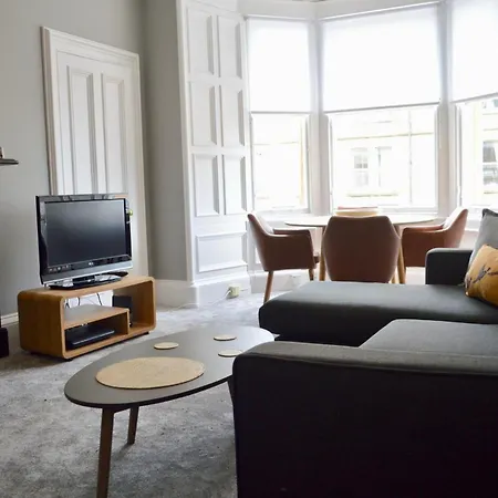 Stylish 2 Bedroom Bruntsfield In Appartement