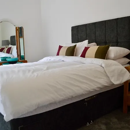Stylish 2 Bedroom Bruntsfield In *