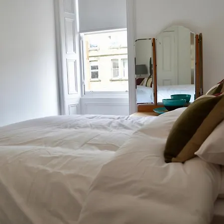 Stylish 2 Bedroom Bruntsfield In