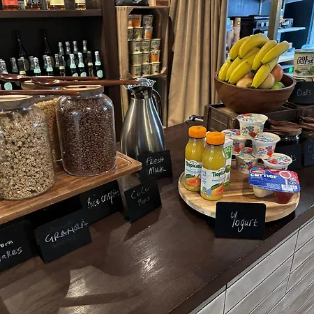 Heeton Concept Queen Street 4*
