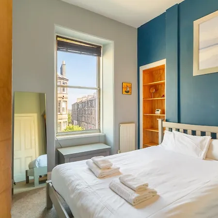 Bright 1 Bedroom Near Centre