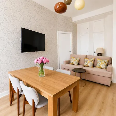 Royal Mile Excellent Location 3rd Floor No Lift Lejlighed *