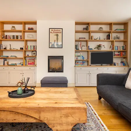 New Town Elegant 2-bedroom In The Heart Of The *