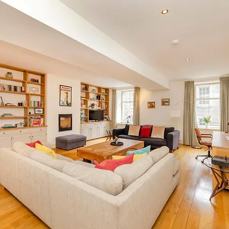 Apartamento New Town Elegant 2-bedroom In The Heart Of The Edimburgo