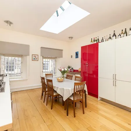 Apartamento New Town Elegant 2-bedroom In The Heart Of The