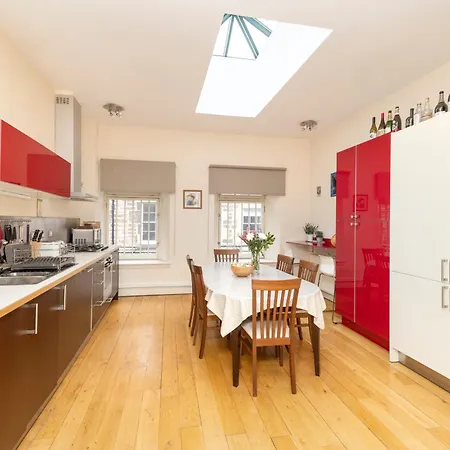 New Town Elegant 2-bedroom In The Heart Of The Apartamento *