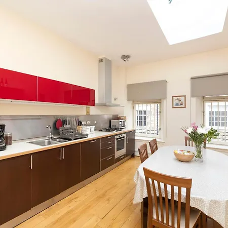 Apartamento New Town Elegant 2-bedroom In The Heart Of The Edimburgo