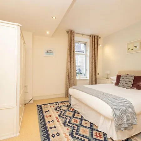 Apartamento New Town Elegant 2-bedroom In The Heart Of The Edimburgo
