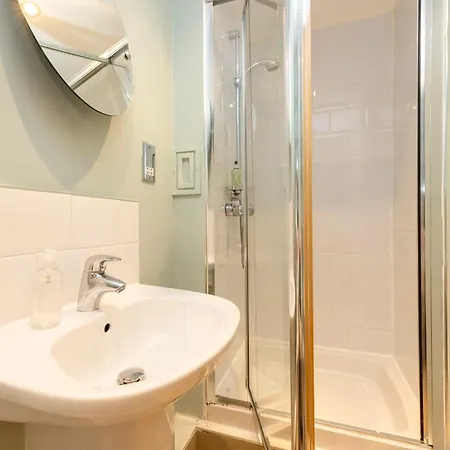 New Town Elegant 2-bedroom In The Heart Of The