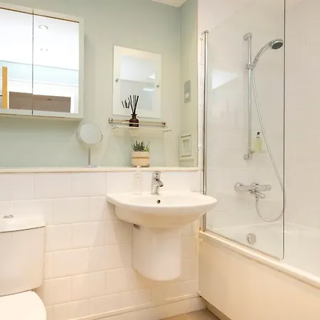 New Town Elegant 2-bedroom In The Heart Of The Apartamento