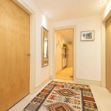 Apartamento New Town Elegant 2-bedroom In The Heart Of The Edimburgo