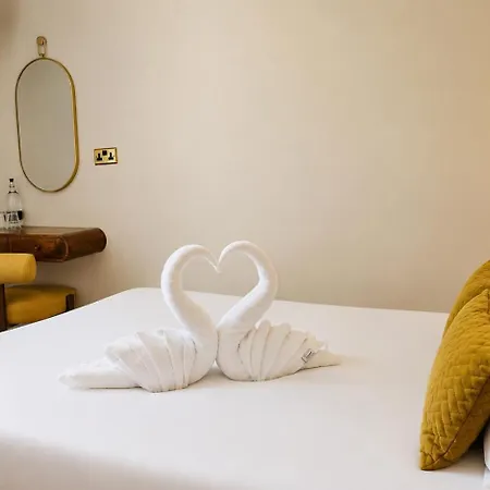 No32 Hotel