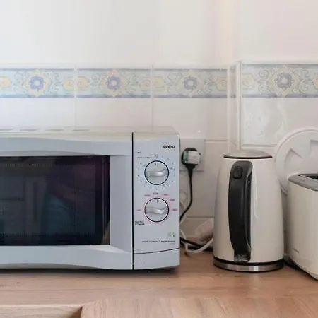 Apartment Guestready - Stylish W/ Parking Near *