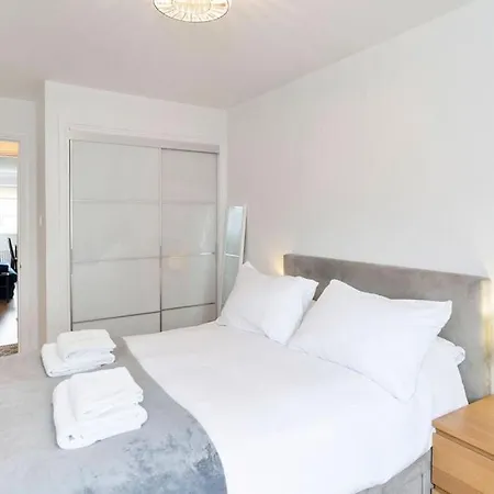 Guestready - Stylish W/ Parking Near * Edinburgh