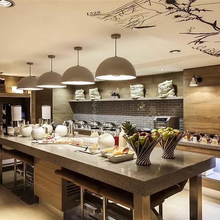 Ibis Centre South Bridge - Royal Mile 3*