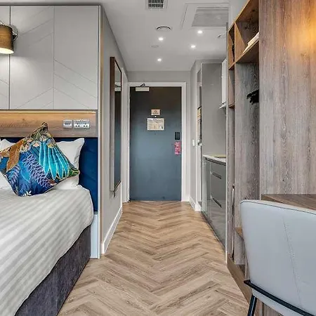 Lägenhetshotell Roomzzz Edinburg