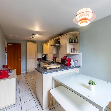 Next To The Palace And Royal Mile With Parking Apartamento Edimburgo