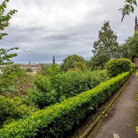 Historic Ramsay Garden With Balcony Views - Pass The Keys * Édimbourg