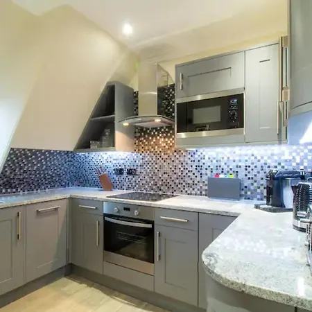 Appartement Historic Ramsay Garden With Balcony Views - Pass The Keys *