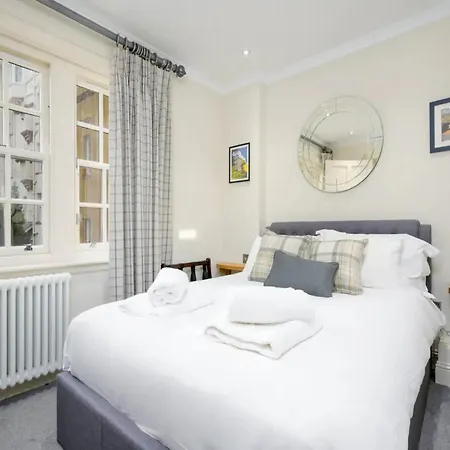 Appartement Historic Ramsay Garden With Balcony Views - Pass The Keys
