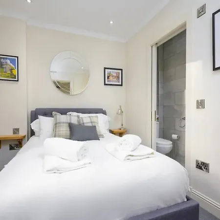 Historic Ramsay Garden With Balcony Views - Pass The Keys Appartement *