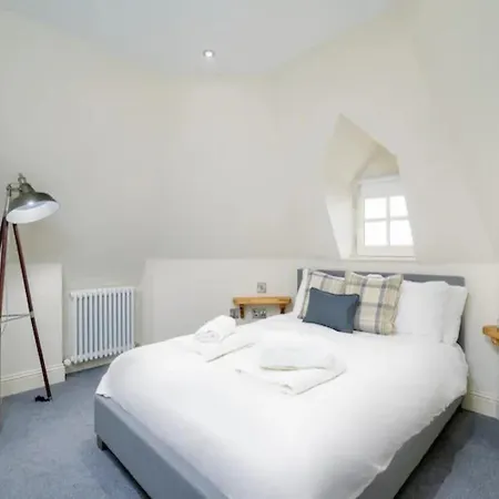 Appartement Historic Ramsay Garden With Balcony Views - Pass The Keys Édimbourg