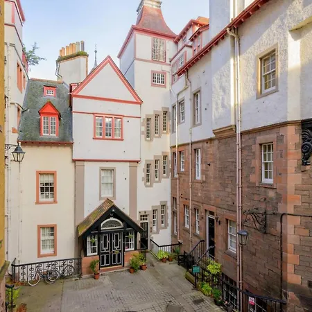 Appartement Historic Ramsay Garden With Balcony Views - Pass The Keys