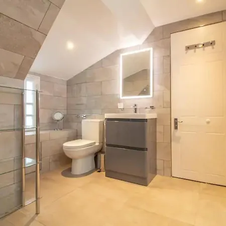Appartement Historic Ramsay Garden With Balcony Views - Pass The Keys *