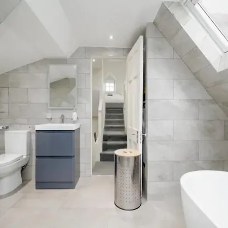 Historic Ramsay Garden With Balcony Views - Pass The Keys * Édimbourg