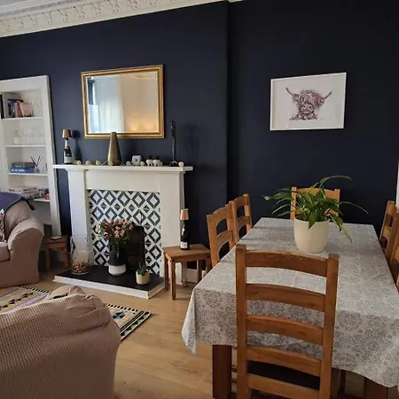 Beautiful Ground Floor Flat Near Haymarket
