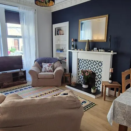 Beautiful Ground Floor Flat Near Haymarket Edynburg