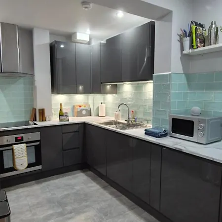 Apartament Beautiful Ground Floor Flat Near Haymarket Edynburg