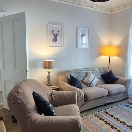 Apartament Beautiful Ground Floor Flat Near Haymarket Edynburg