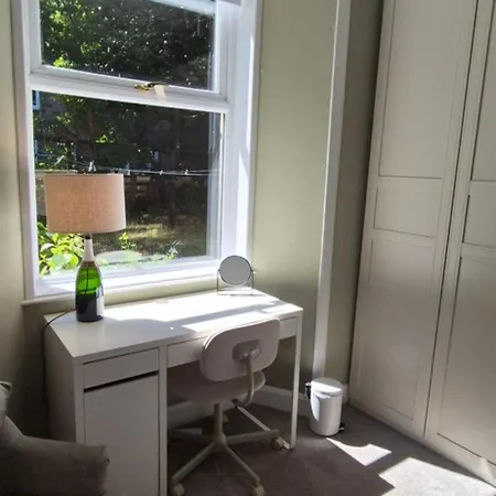 Beautiful Ground Floor Flat Near Haymarket *