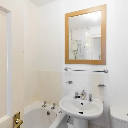 Apartamento Charming 2bd Flat 10 Minutes To Castle Edimburgo