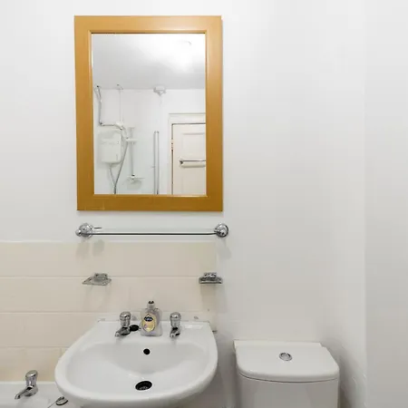 Apartamento Charming 2bd Flat 10 Minutes To Castle *