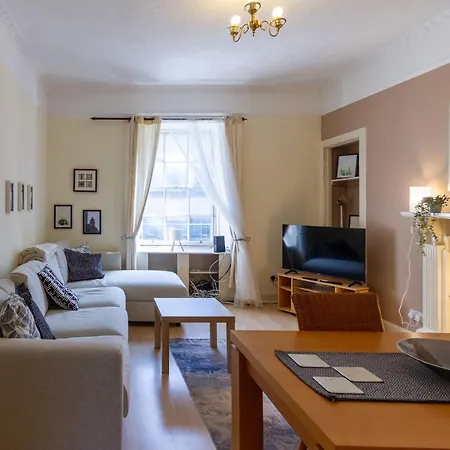 Charming 2bd Flat 10 Minutes To Castle *