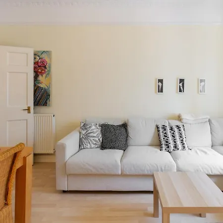 Charming 2bd Flat 10 Minutes To Castle Apartamento *