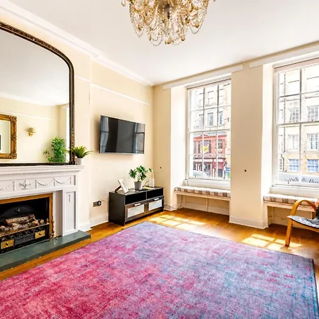 Stunning Royal Mile 2 Bedroom