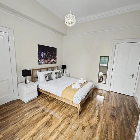 2 Bed Flat In * Édimbourg