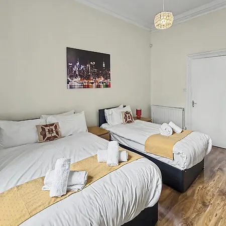 2 Bed Flat In