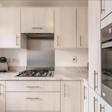 New Built 2022, 3 Bedroom Townhouse *