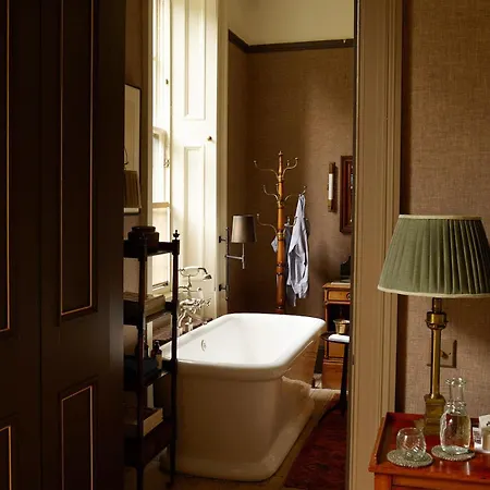 Elegant Georgian Retreat With Views Of Arthurs Seat Edynburg